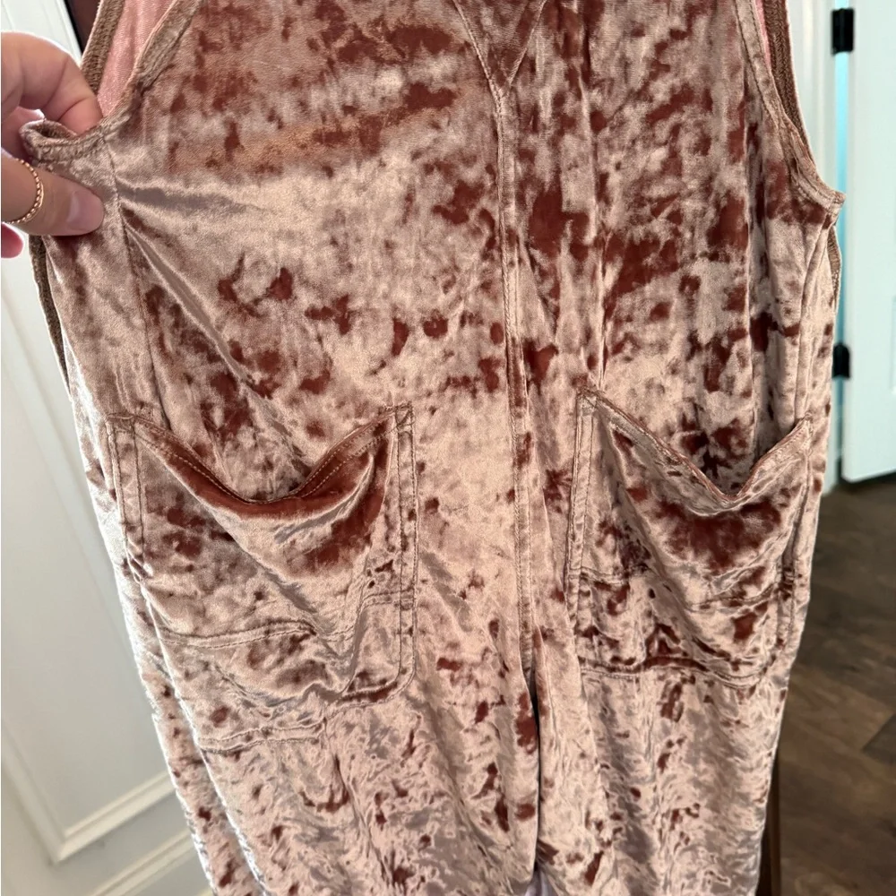 BDG NWOT Velvet Rose Colored Overalls - Picture 5 of 7